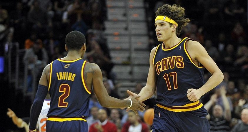 Cavaliers exploring re-signing Anderson Varejao