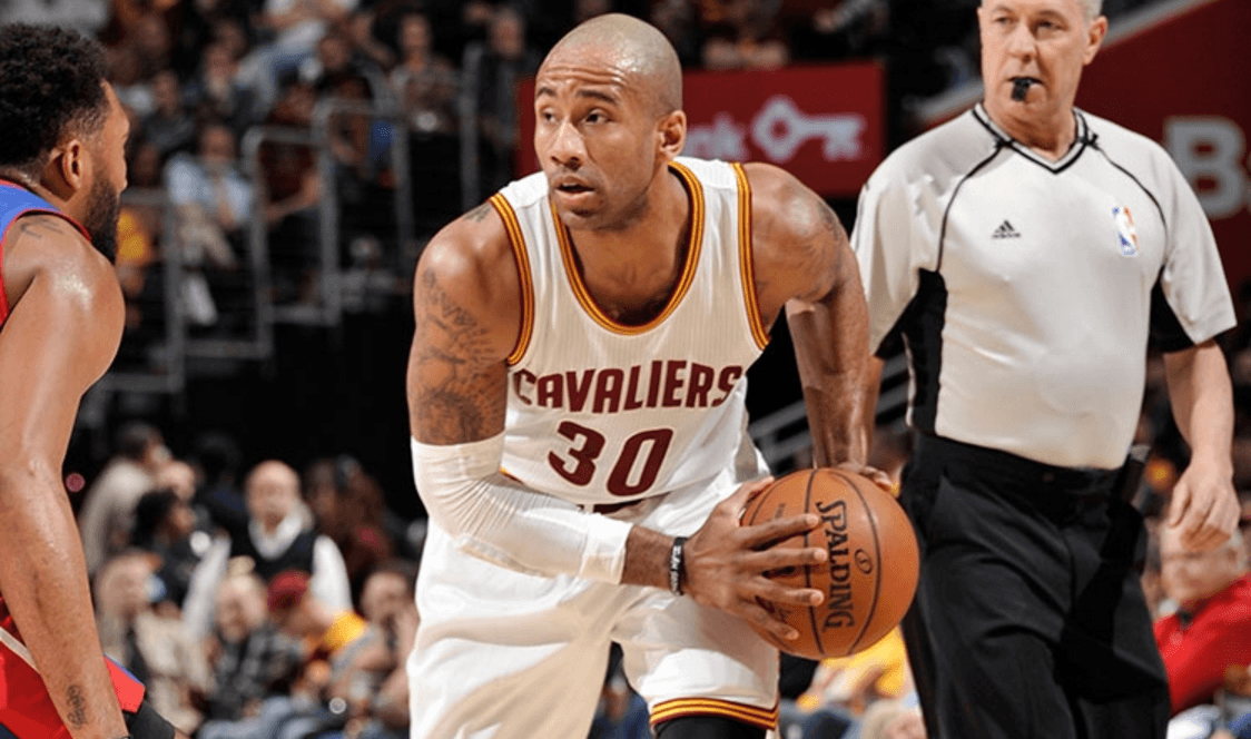 Cavs officially sign Dahntay Jones and Walter Tavares