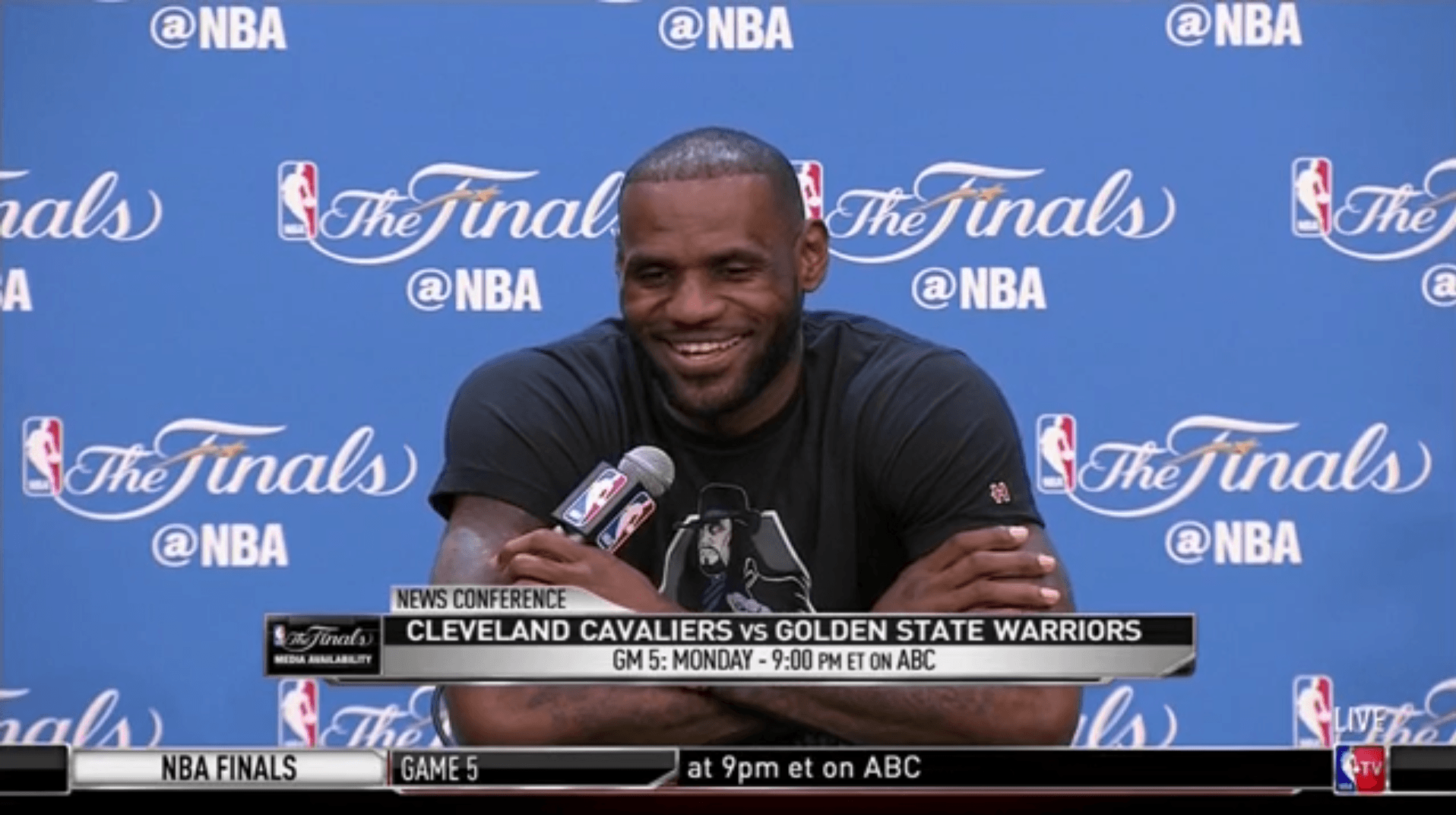 VIDEO: LeBron James Has Absolutely Priceless Reaction When Told Of Klay ...