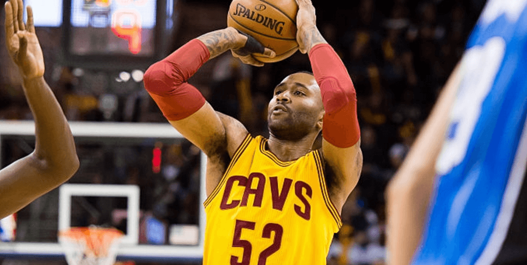 Report: Cavs shopping Mo Williams, Jordan McRae in a trade