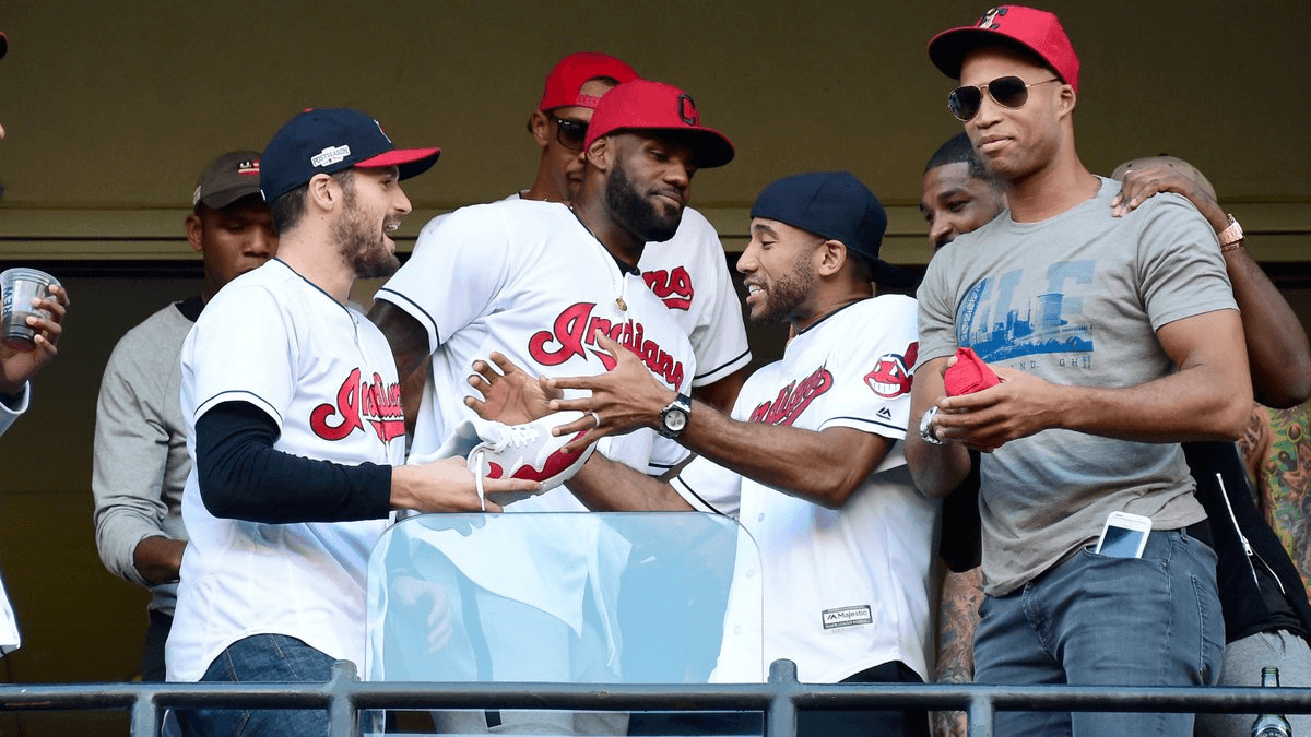 lebron-kevin-love-cavs-indians