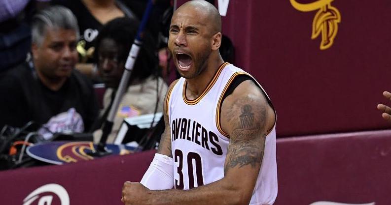 Dahntay Jones on technical foul from the bench