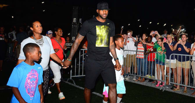 Video: LeBron James&#8217; sons post message to dad for Fathers Day