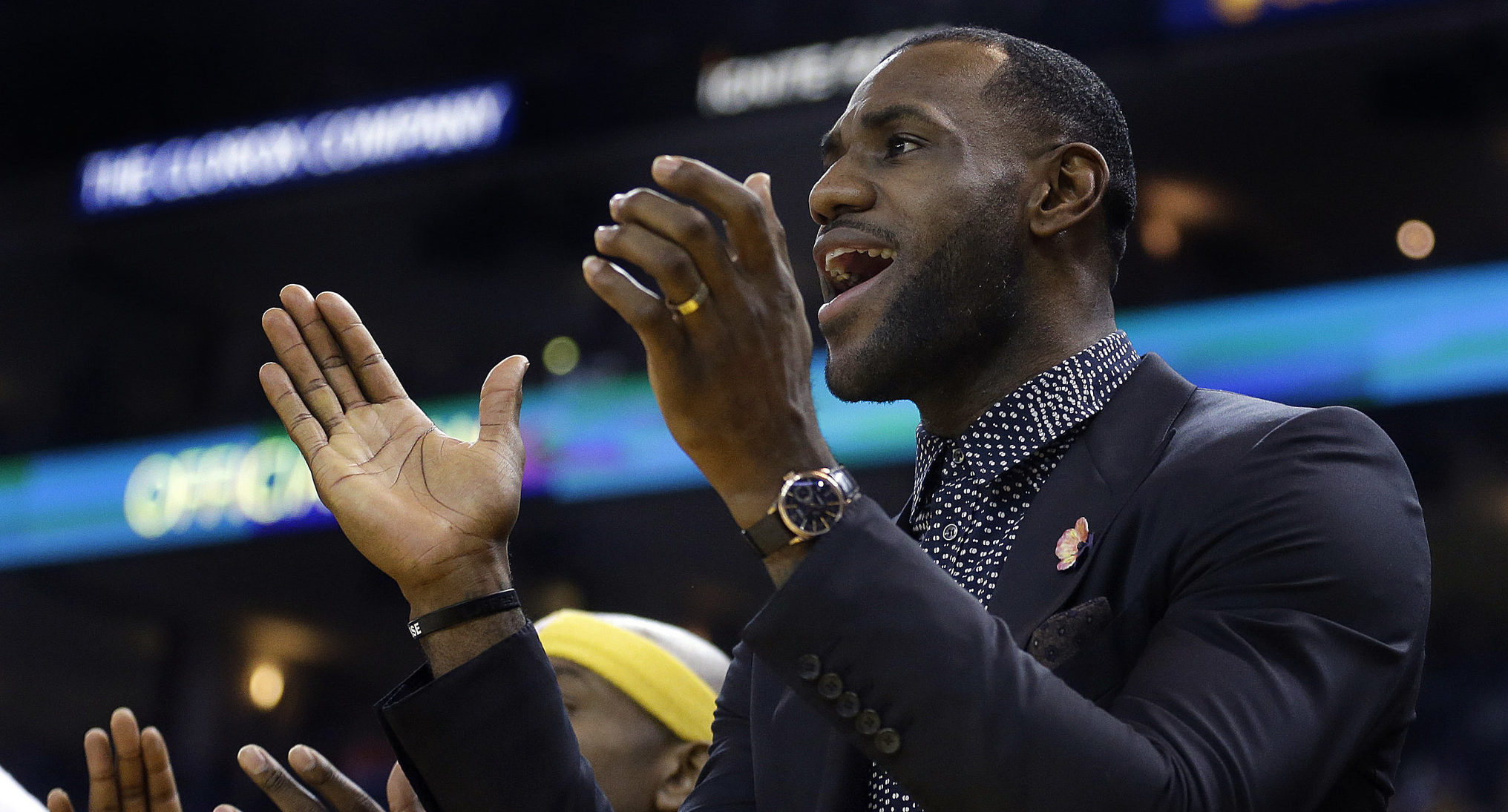 Cavs news: LeBron James posts birthday tweet for Magic Johnson