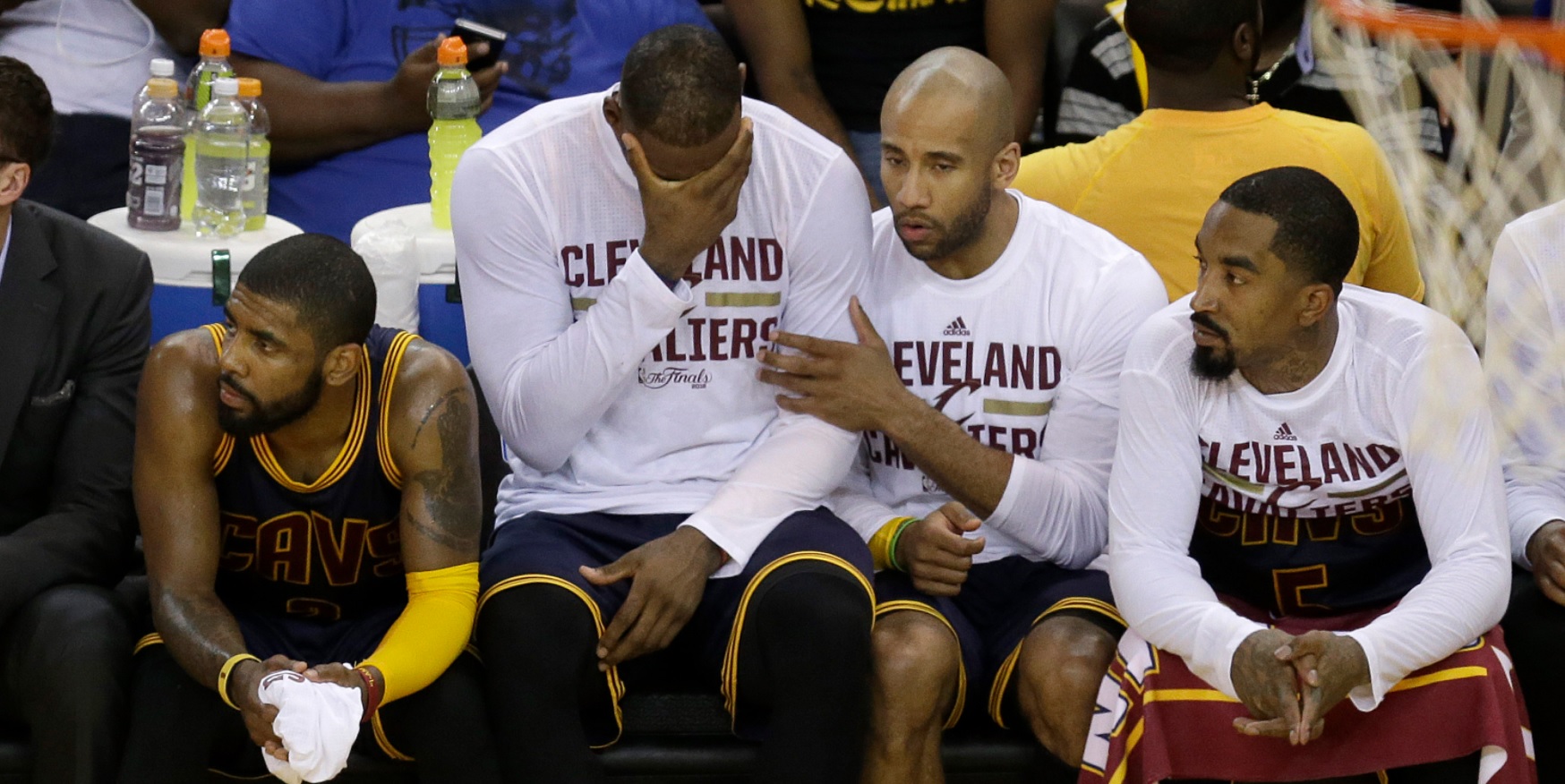 Cavs news: Dahntay Jones says LeBron James, Kyrie Irving can mend relationship