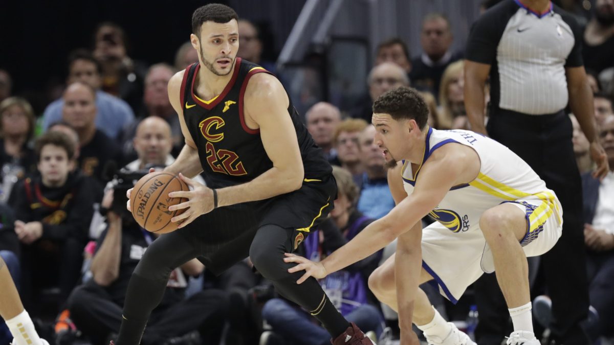 Larry Nance Jr. reacts to Klay Thompson, Stephen Curry leading Warriors to 92-point half