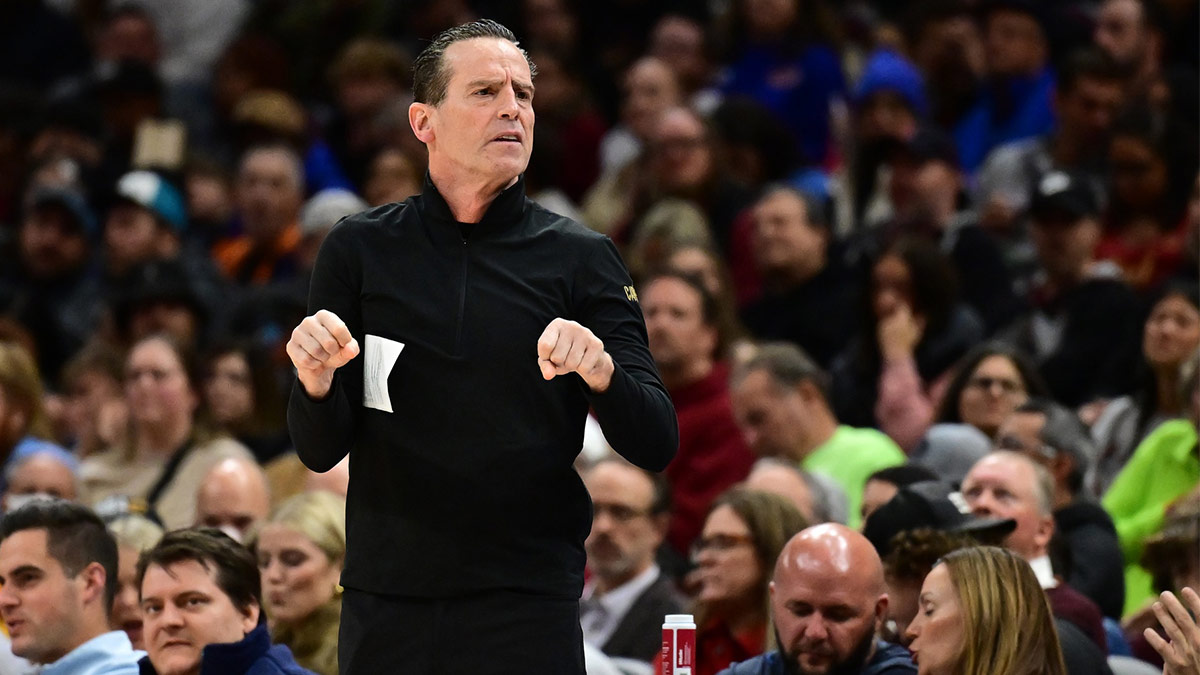 Cavaliers head coach Kenny Atkinson reacts during the second half against the Toronto Raptors at Rocket Mortgage FieldHouse