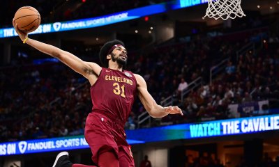 Cleveland Cavaliers center Jarrett Allen (31) dunks during the second half against the New York Knicks at Rocket Arena.