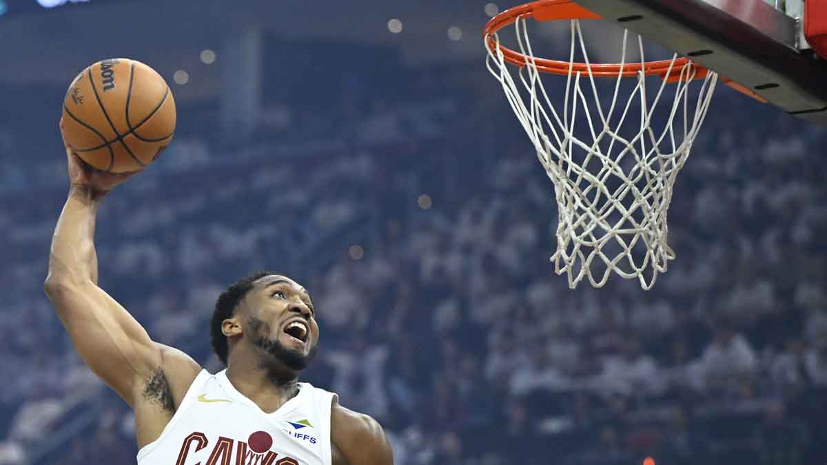 Cavs’ Donovan Mitchell leaves fans stunned with early poster dunk in Game 2 vs. Pacers