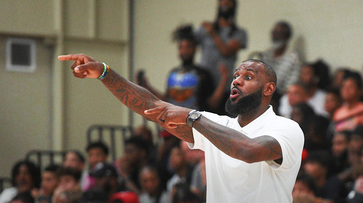 LeBron James coaches Strive for Greatness during the Strive for Greatness and Mokan Elite basketball game at the fourth day of the Nike Peach Jam at Riverview Park Activities Center