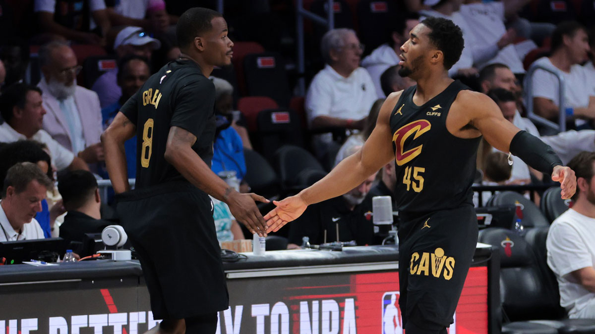 Cavs free agent joins rival Pistons