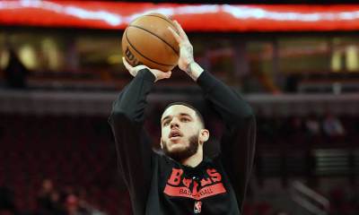 Chicago Bulls forward Lonzo Ball (2) warms up prior to a game against the Toronto Raptors at the United Center.