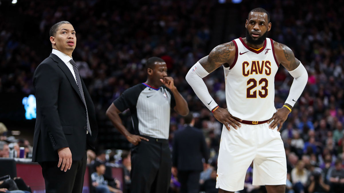 Cavaliers forward LeBron James (23) and head coach Tyronn Lue during the game against the Sacramento Kings at Golden 1 Center