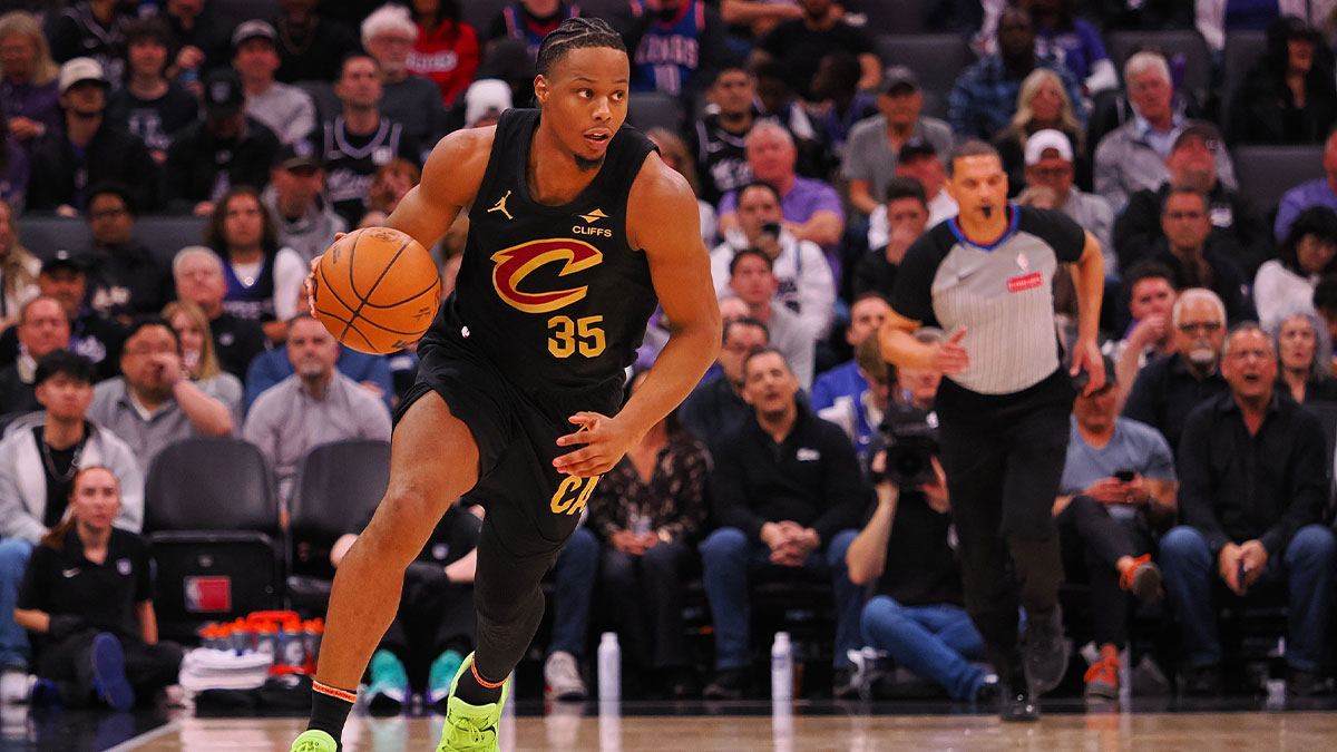Isaac Okoro shares heartfelt moment with ex-Cavs teammates before preseason game