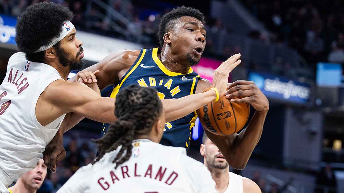 Cavs’ Thomas Bryant slapped broadcast camera after Dalen Terry block