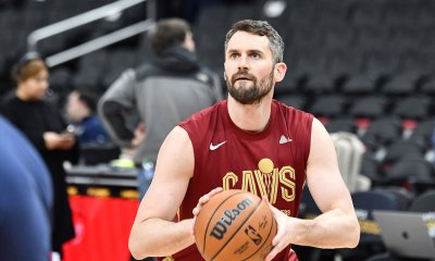 Cavaliers forward Kevin Love (0) warms up before the game between the Washington Wizards and the Cleveland Cavaliers at Capital One Arena