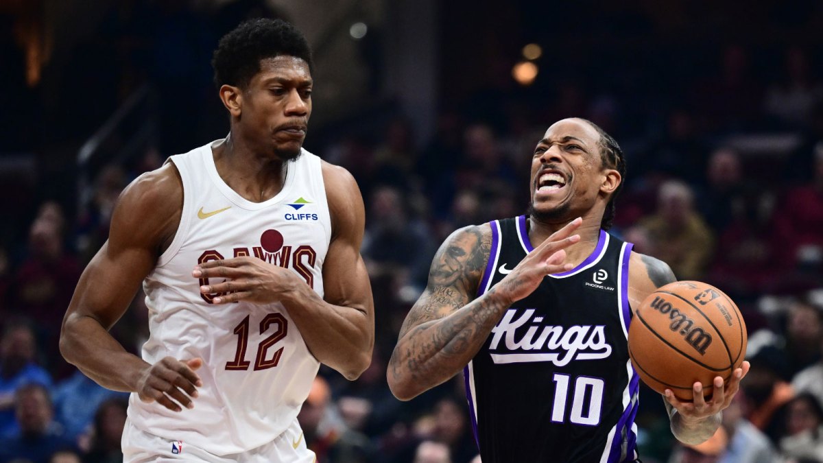 Sacramento Kings guard DeMar DeRozan (10) drives to the basket against Cleveland Cavaliers forward De'andre Hunter (12) during the first half at Rocket Arena.