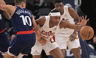 Cleveland Cavaliers forward Nae'qwan Tomlin (35) steals the ball from Los Angeles Clippers guard Bogdan Bogdanovic (10) in the first half at Intuit Dome.