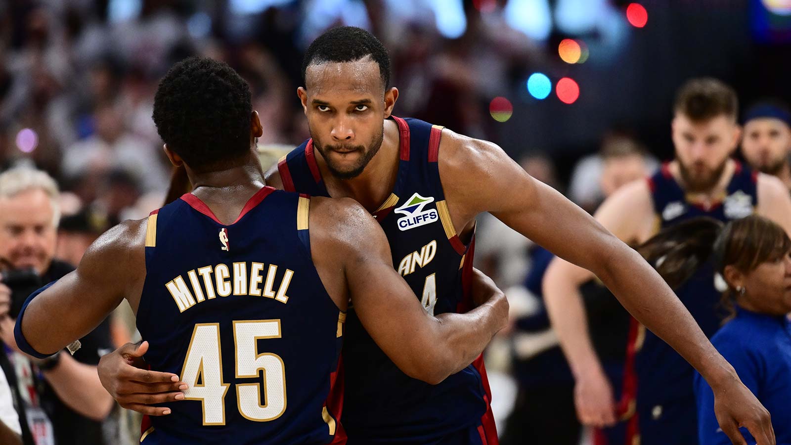 Cavs’ Evan Mobley had a Michael Jordan kind of night in Game 4 vs. Pistons