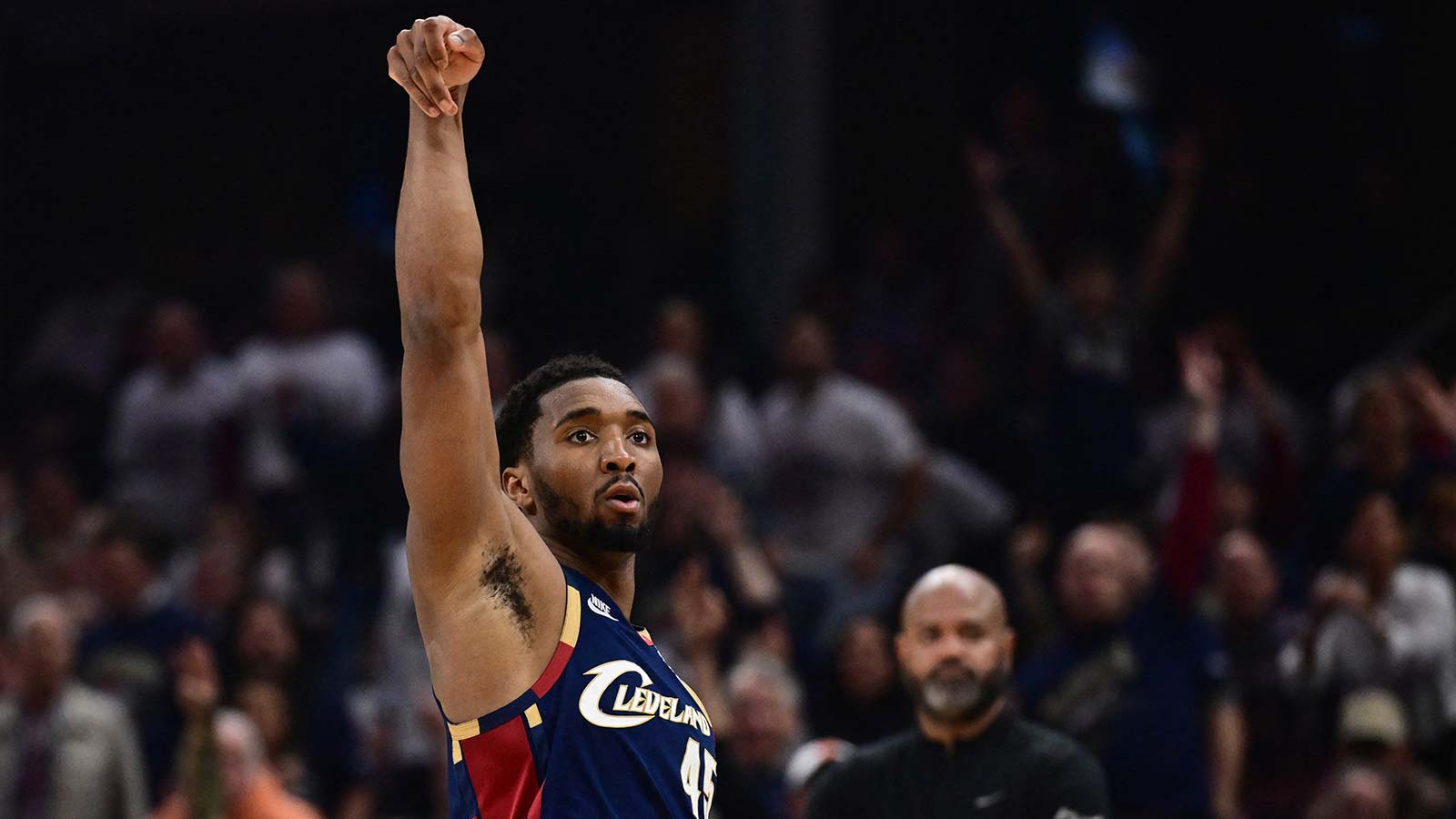 Cavs’ Donovan Mitchell hilariously shuts down question after historic half