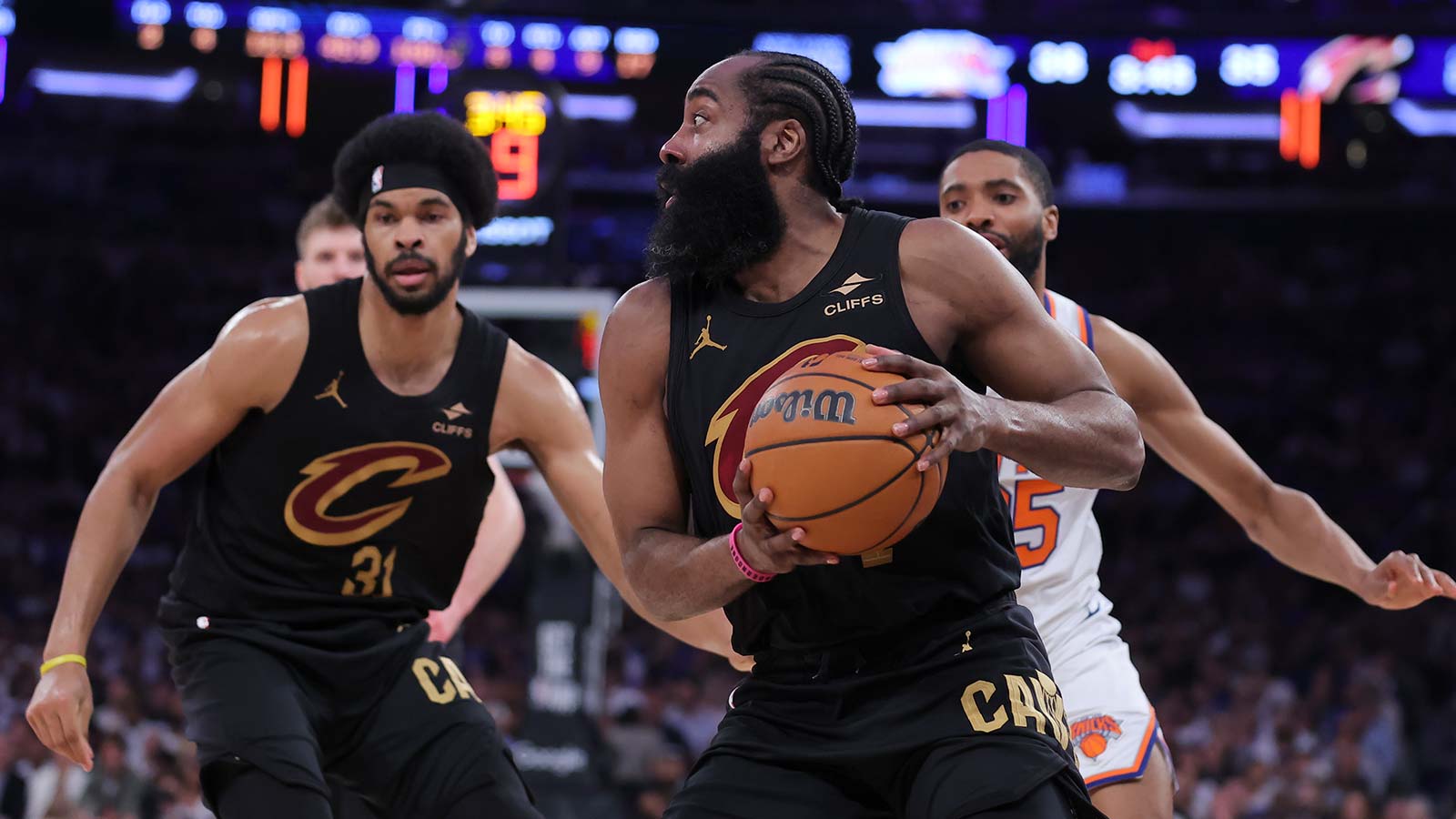 Charles Barkley calls out Cavs for ‘d**n choke job’ vs. Knicks