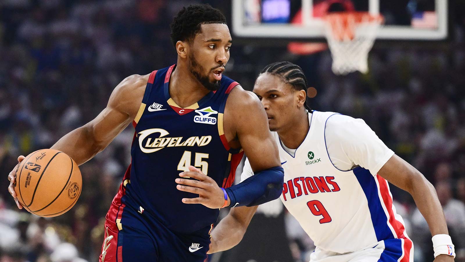 Donovan Mitchell’s historic performance leads Cavs past Pistons in Game 4