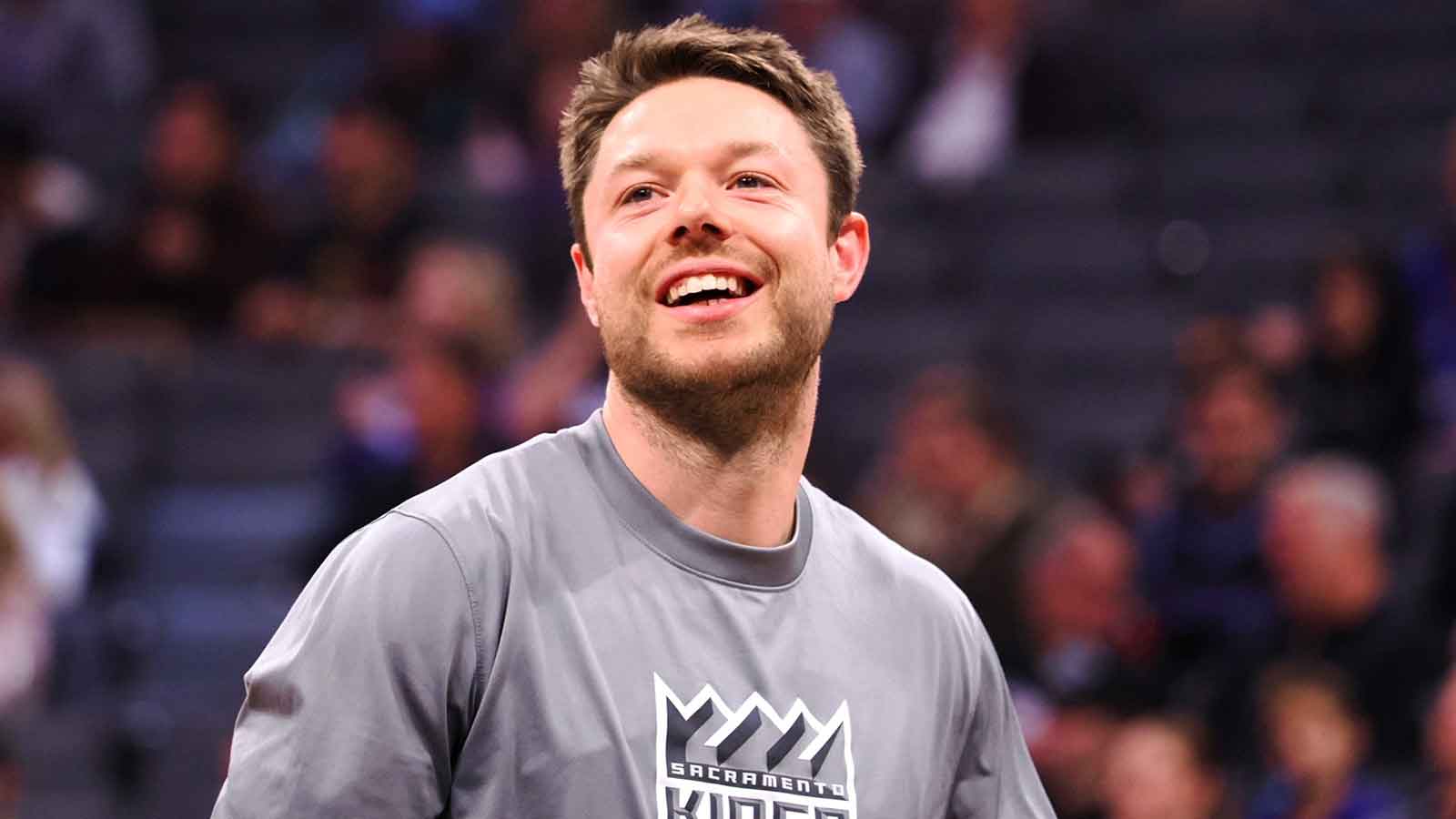 Matthew Dellavedova has heartwarming Cavs reunion with Anderson Varejao