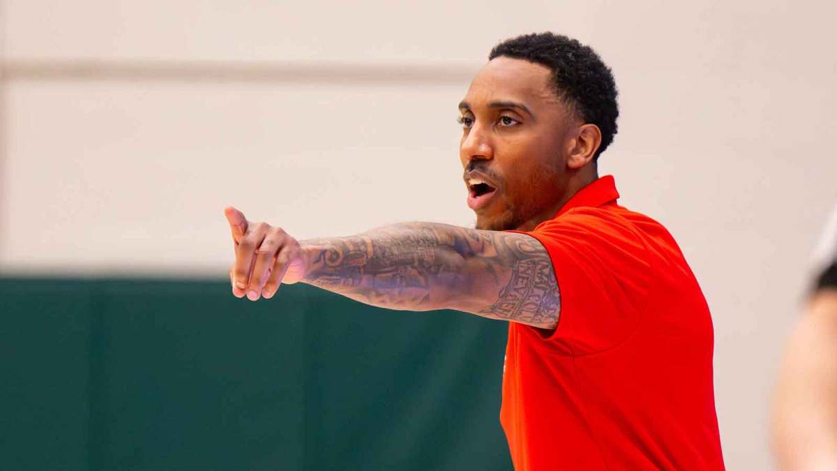 Pike High School head coach Jeff Teague gestures during the first half of a Metropolitan Interscholastic Conference championship basketball game against Lawrence North High School, Friday, Feb. 20, 2026, at Lawrence North High School.