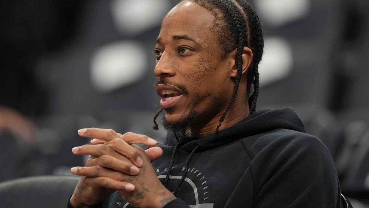 Sacramento Kings guard DeMar DeRozan (10) before the game against the New Orleans Pelicans at Golden 1 Center.
