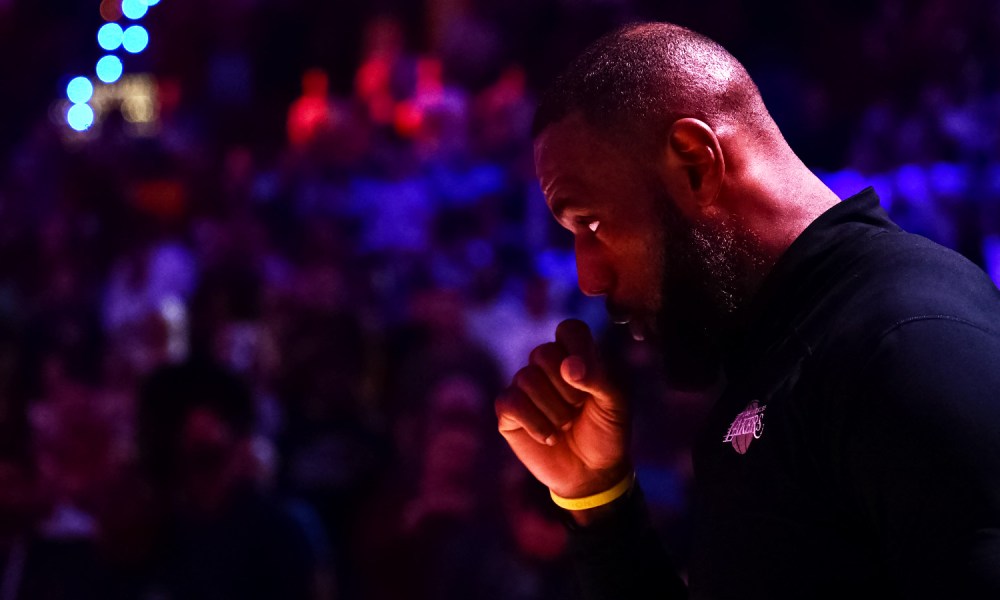 Los Angeles Lakers forward LeBron James warms up before the game between the Cleveland Cavaliers and the Lakers at Rocket Mortgage FieldHouse.