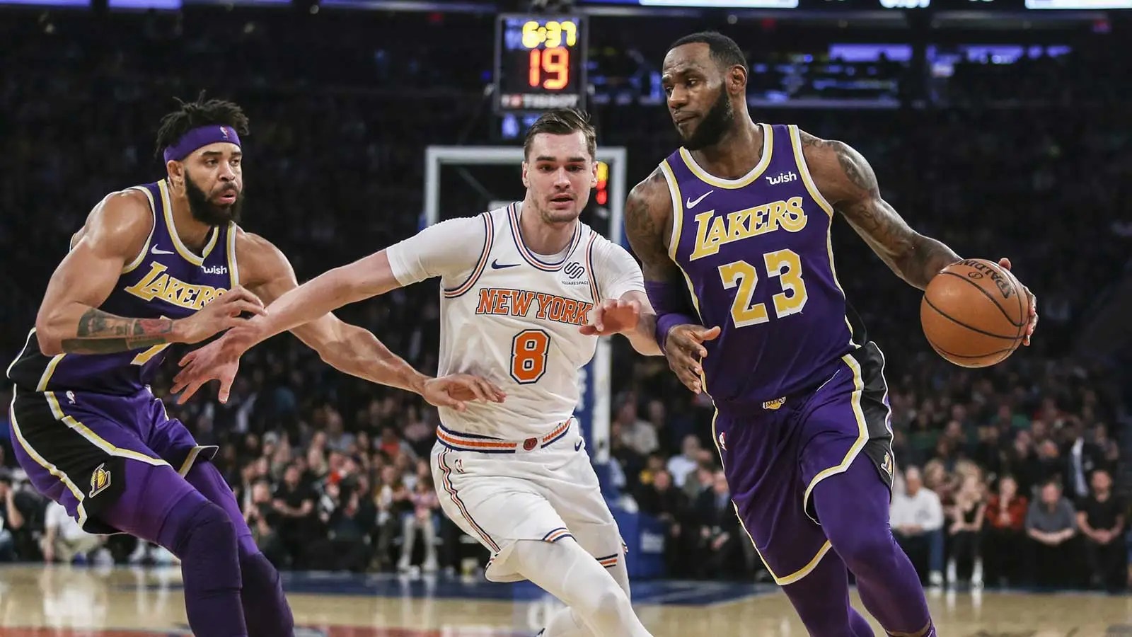Shams Charania names 2 free agents to watch for Cavs after LeBron James picks 76ers