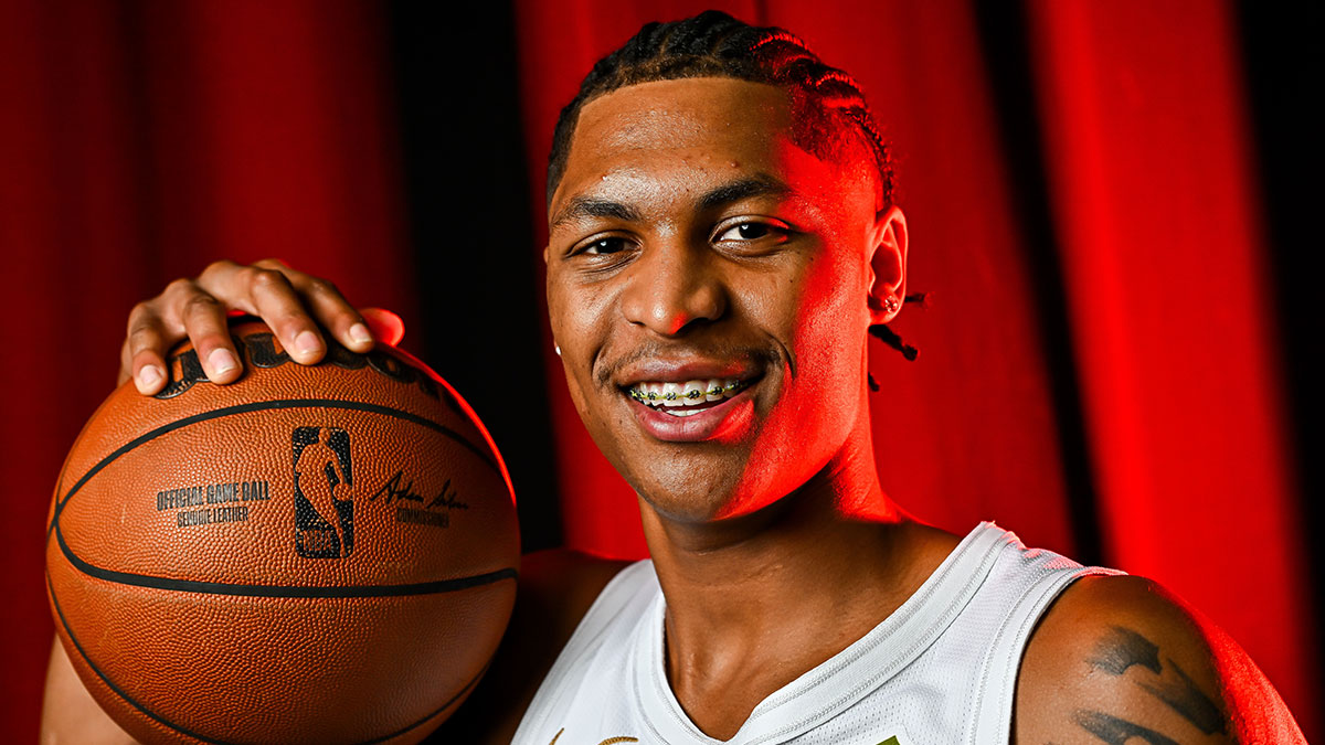 Watch Cavs rookie Meleek Thomas get first career NBA bucket vs. Timberwolves
